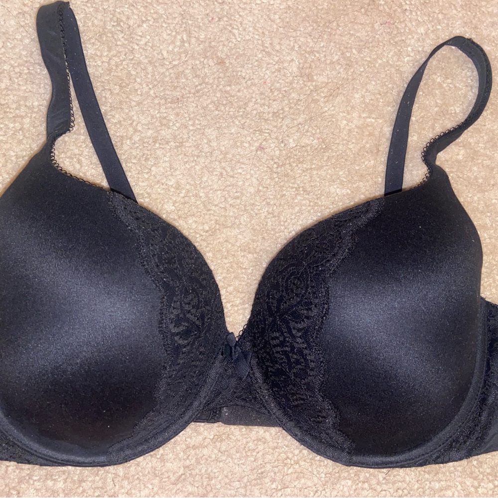 Victoria's Secret Black Lace Trim Bra - Body by Victoria Perfect Shape 🖤